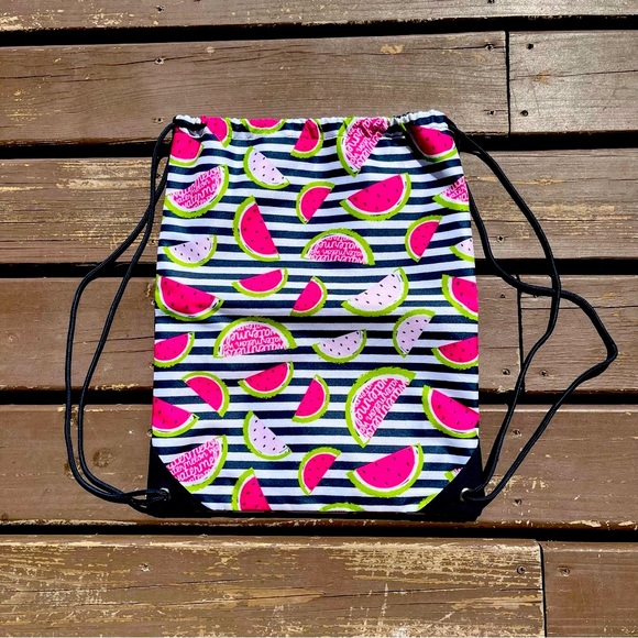 🍉 Pool Cinch Backpack - Insulated/Waterproof - Picture 2 of 4